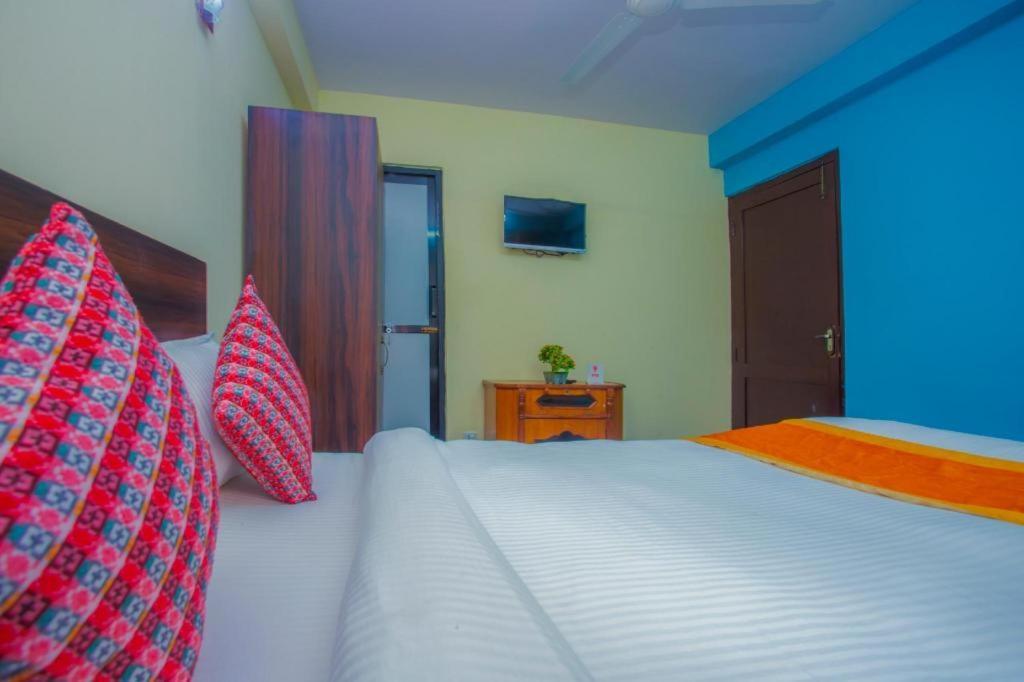 Oyo 492 Hotel Yeti Home Katmandu Dış mekan fotoğraf