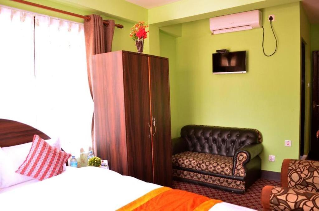 Oyo 492 Hotel Yeti Home Katmandu Dış mekan fotoğraf