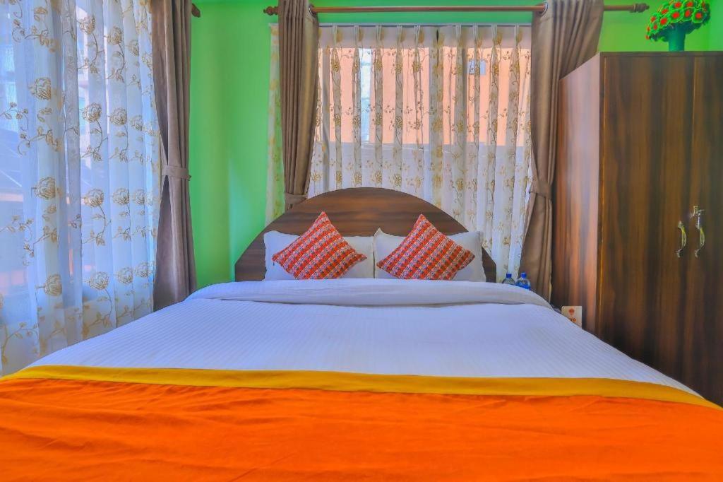 Oyo 492 Hotel Yeti Home Katmandu Dış mekan fotoğraf