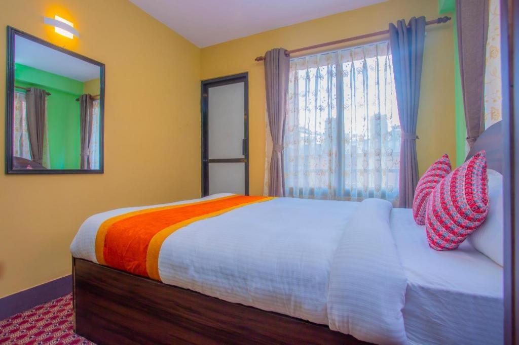 Oyo 492 Hotel Yeti Home Katmandu Dış mekan fotoğraf