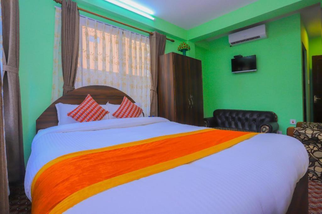 Oyo 492 Hotel Yeti Home Katmandu Dış mekan fotoğraf