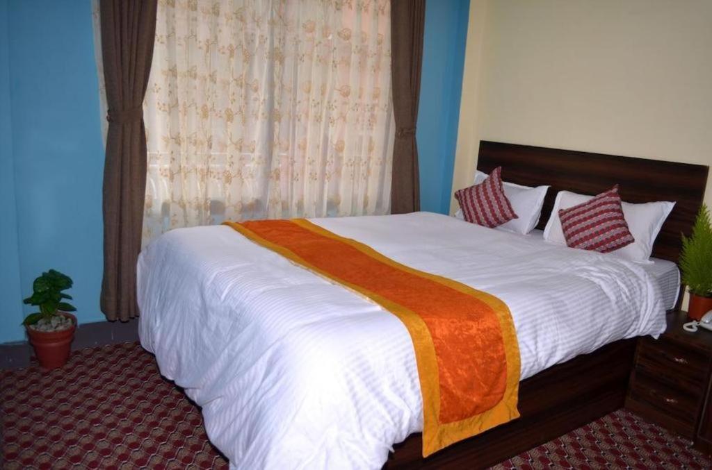 Oyo 492 Hotel Yeti Home Katmandu Dış mekan fotoğraf
